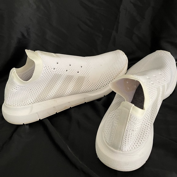 Adidas - Picture 3 of 6